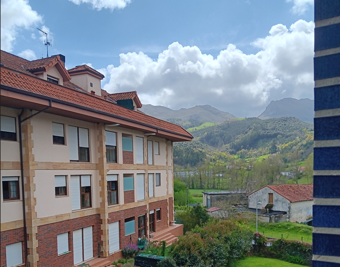Apartamento con Plaza de Garaje en Gibaja. 39m2 construidos, 35m2 construídos sin zonas comunes, 30m2 útiles. Cocina Amueblada. Bonitas Vistas a la Montaña. Sol de mañana. Precio: 95.000€